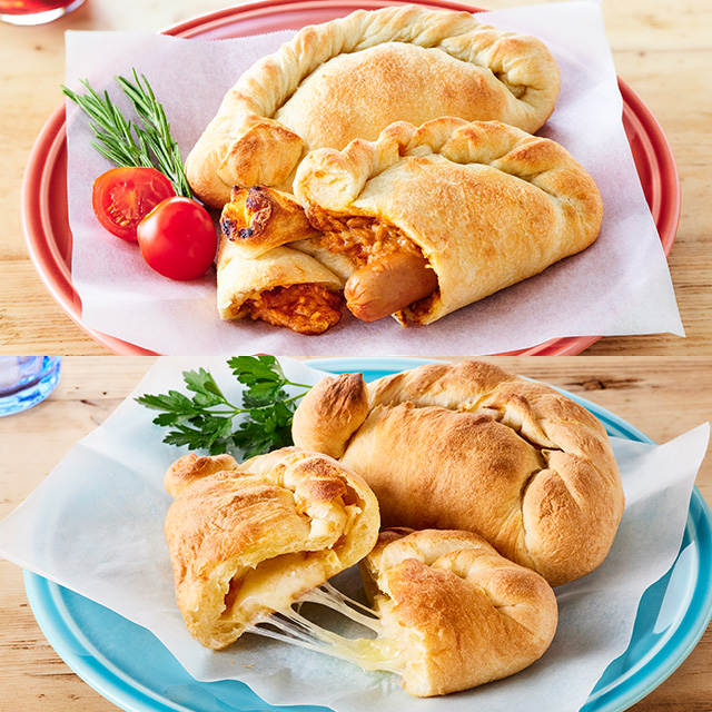 丸ごとソーセージとアラビアータ風手包みカルツォーネ