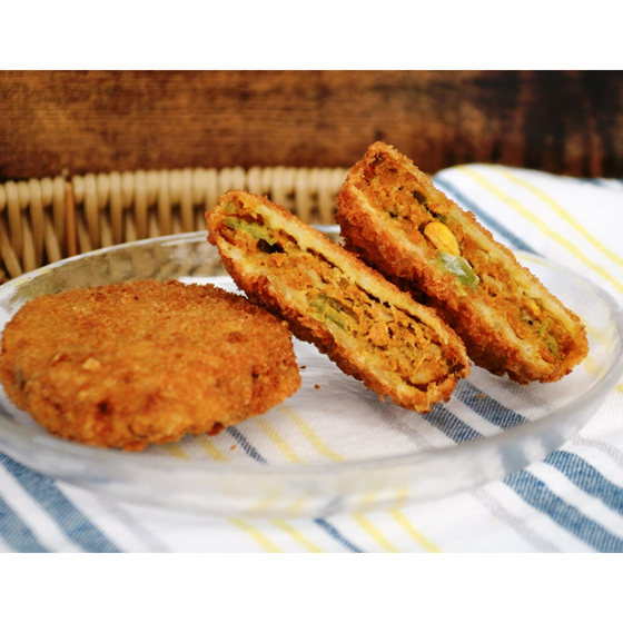 [�����H�i]�Ė�؂̃J���[�~���`�J�c