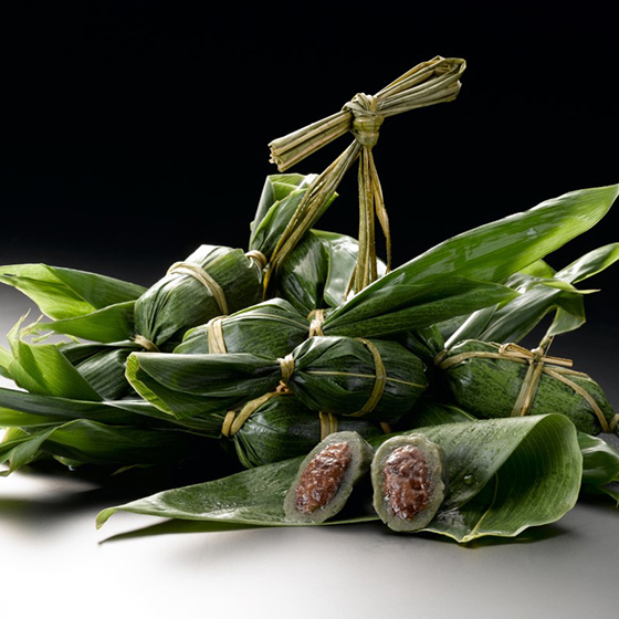 �\��[�V�� �`����]���c�q